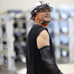 NATURE FANS設置時にて 設置したNATURE FANSを嬉しそうに。 2019年8月撮影