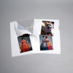 クリアフォルダーの外観写真です。裏は透明です。