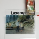 Laxeropガラスプレート 100mm x 100m x 1.1mmサンプルです。